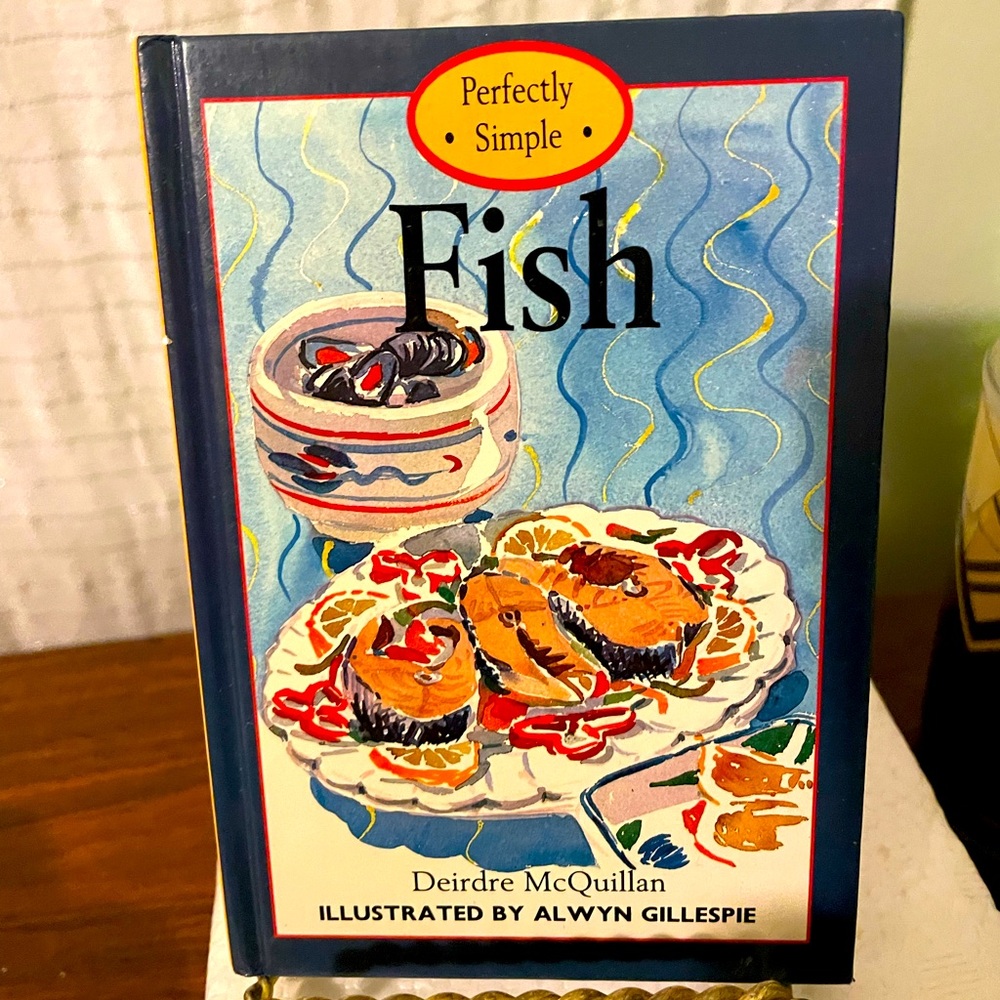 “PERFECTLY SIMPLE” FISH INTERNATIONAL..HARDBACK BOOK..6”x 4”